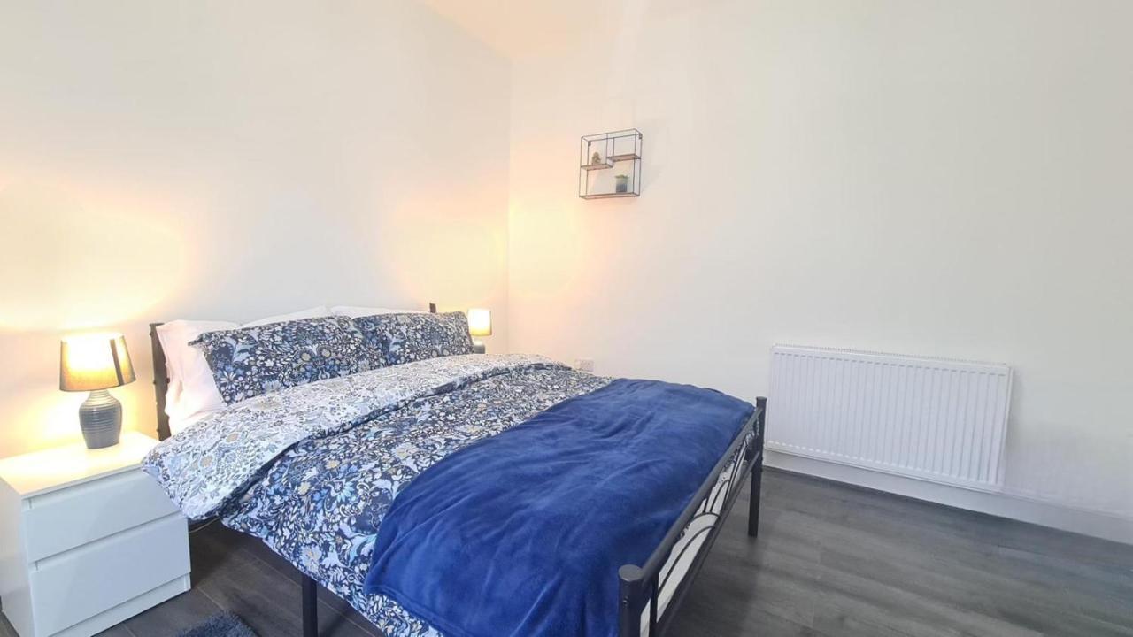 Cosy Room In Manor Park Londra Esterno foto